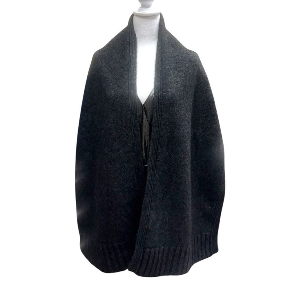 Céline Charcoal Gray Wool & Yak Blend Wrap Shawl Scarf with Ribbed Edges Auth - Picture 2 of 11